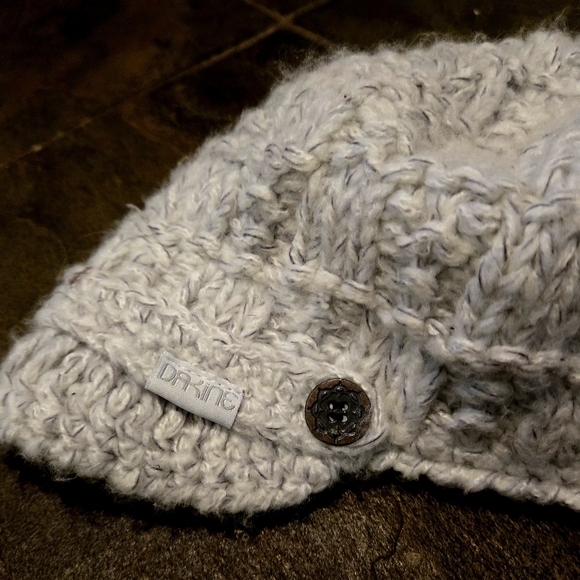 Dakine Gray Knit Cap with Button - Picture 1 of 6